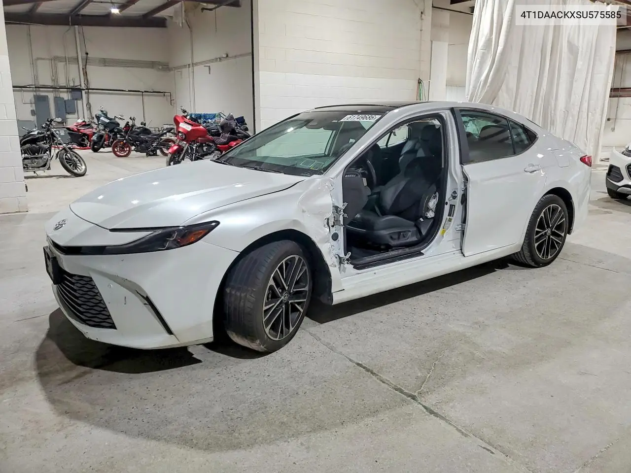 4T1DAACKXSU575585 2025 Toyota Camry Xle