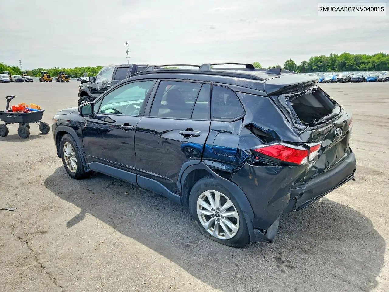 2022 Toyota Corolla Cross Le VIN: 7MUCAABG7NV040015 Lot: 58250926