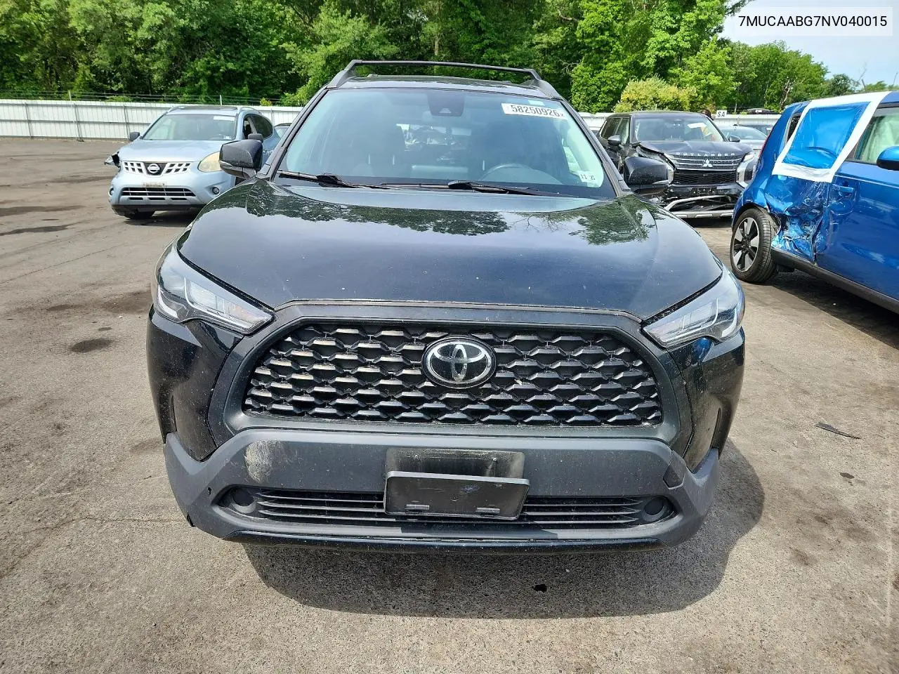 2022 Toyota Corolla Cross Le VIN: 7MUCAABG7NV040015 Lot: 58250926