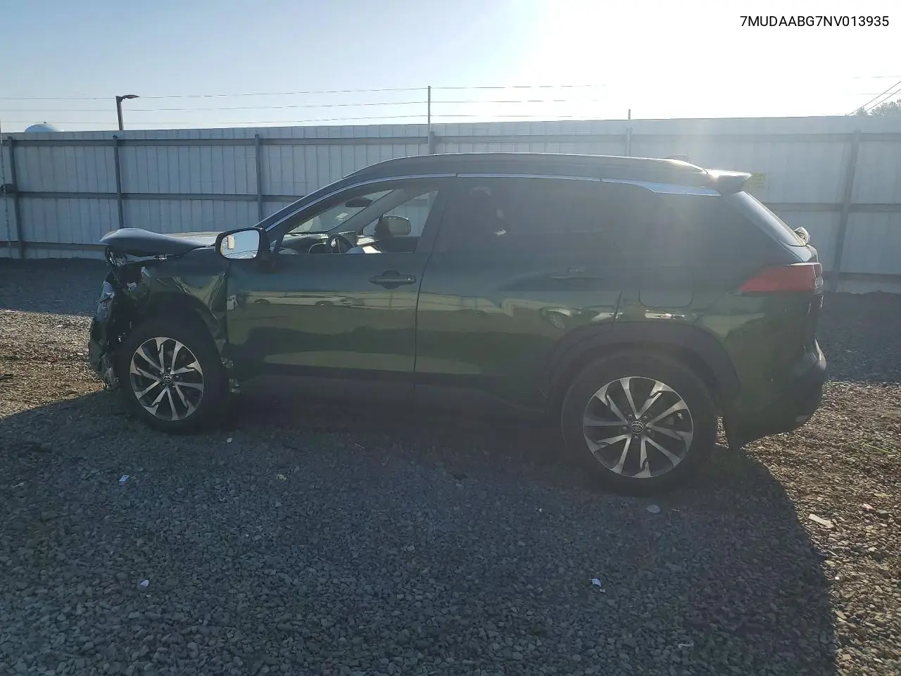 2022 Toyota Corolla Cross Xle VIN: 7MUDAABG7NV013935 Lot: 59371406