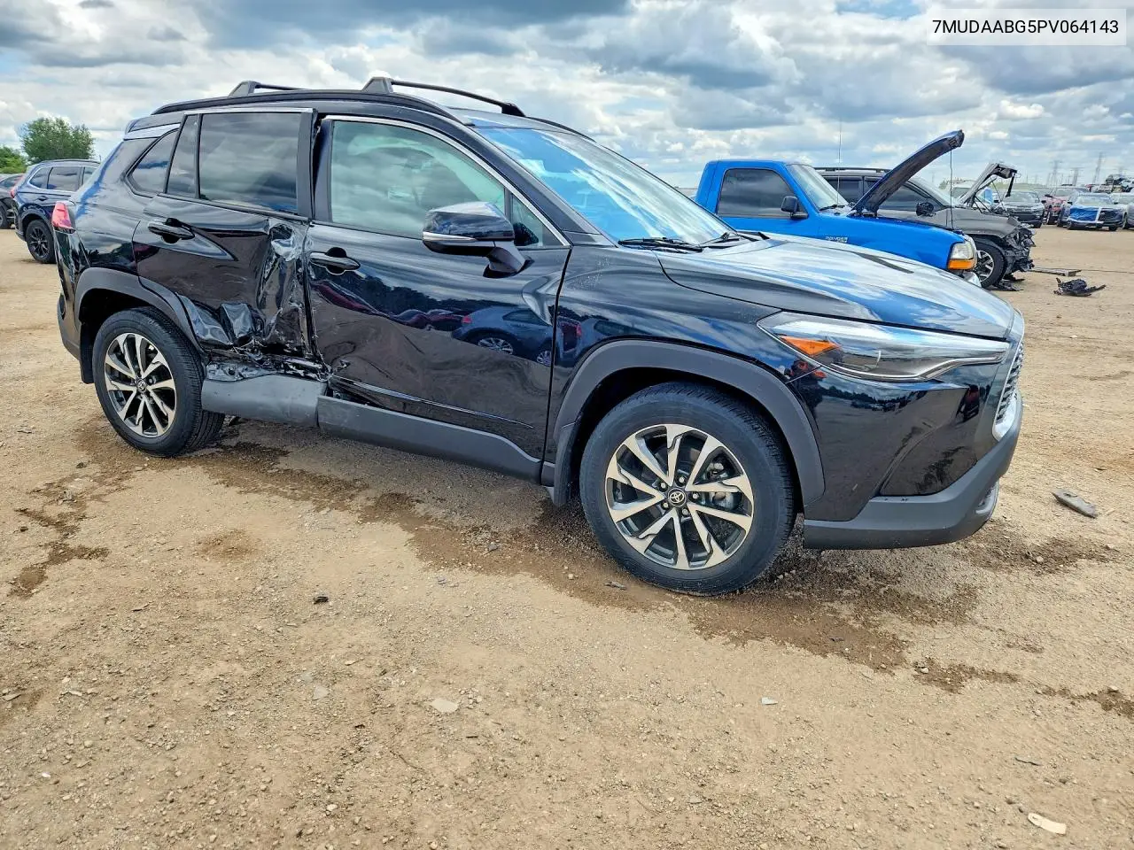 2023 Toyota Corolla Cross Xle VIN: 7MUDAABG5PV064143 Lot: 61980536