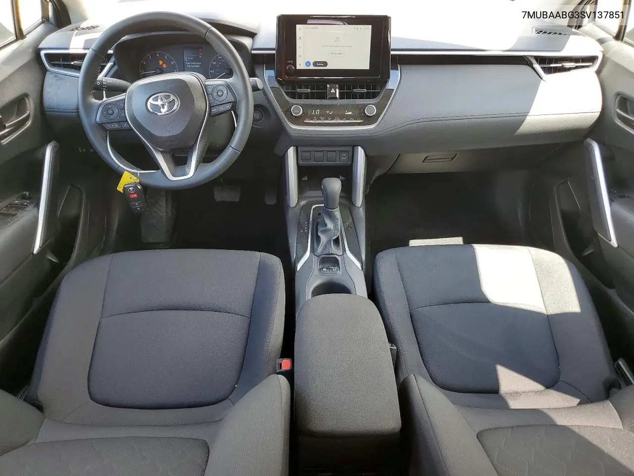 2025 Toyota Corolla Cross Le VIN: 7MUBAABG3SV137851 Lot: 58002636