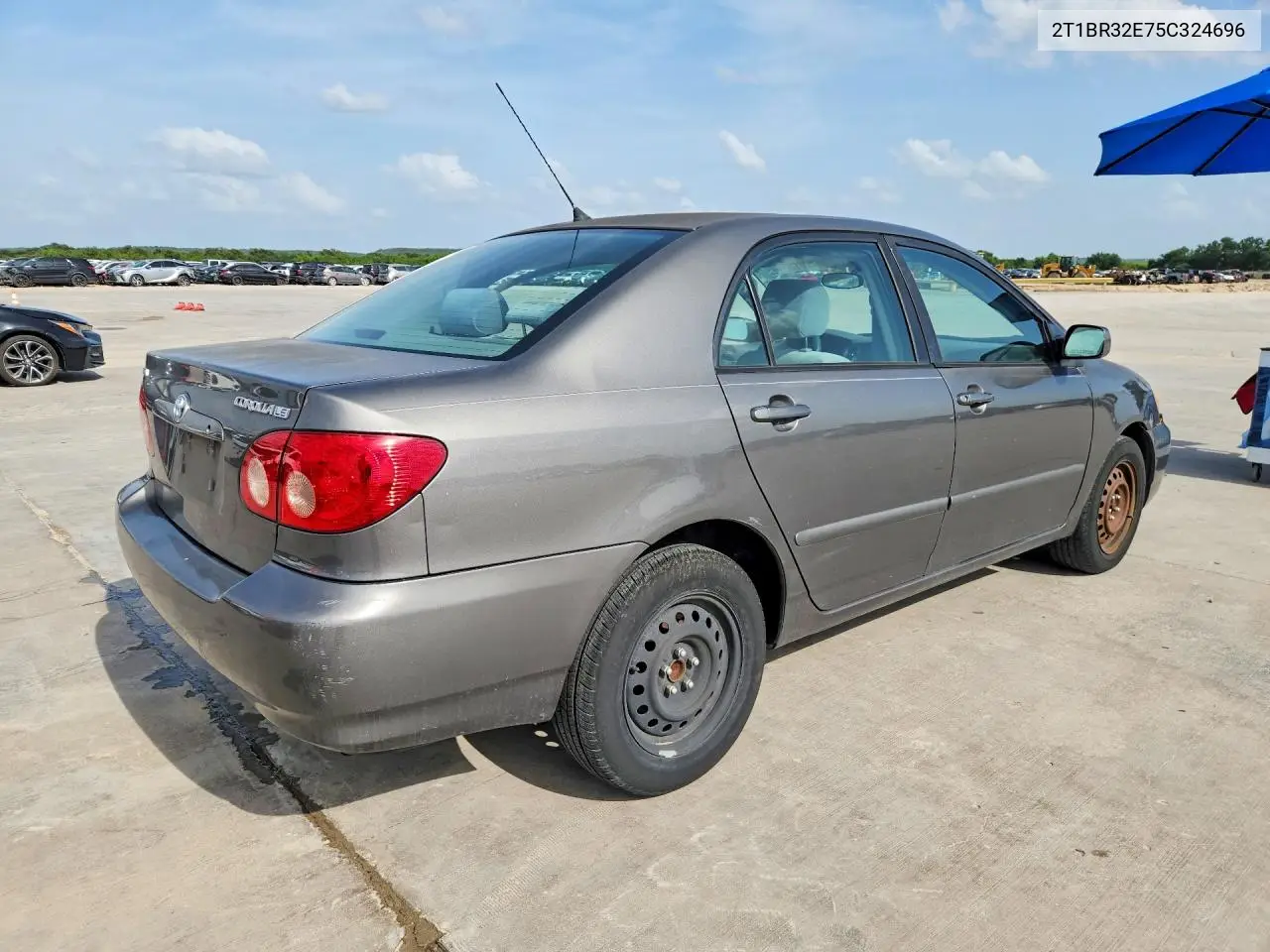 2005 Toyota Corolla Le VIN: 2T1BR32E75C324696 Lot: 61556166