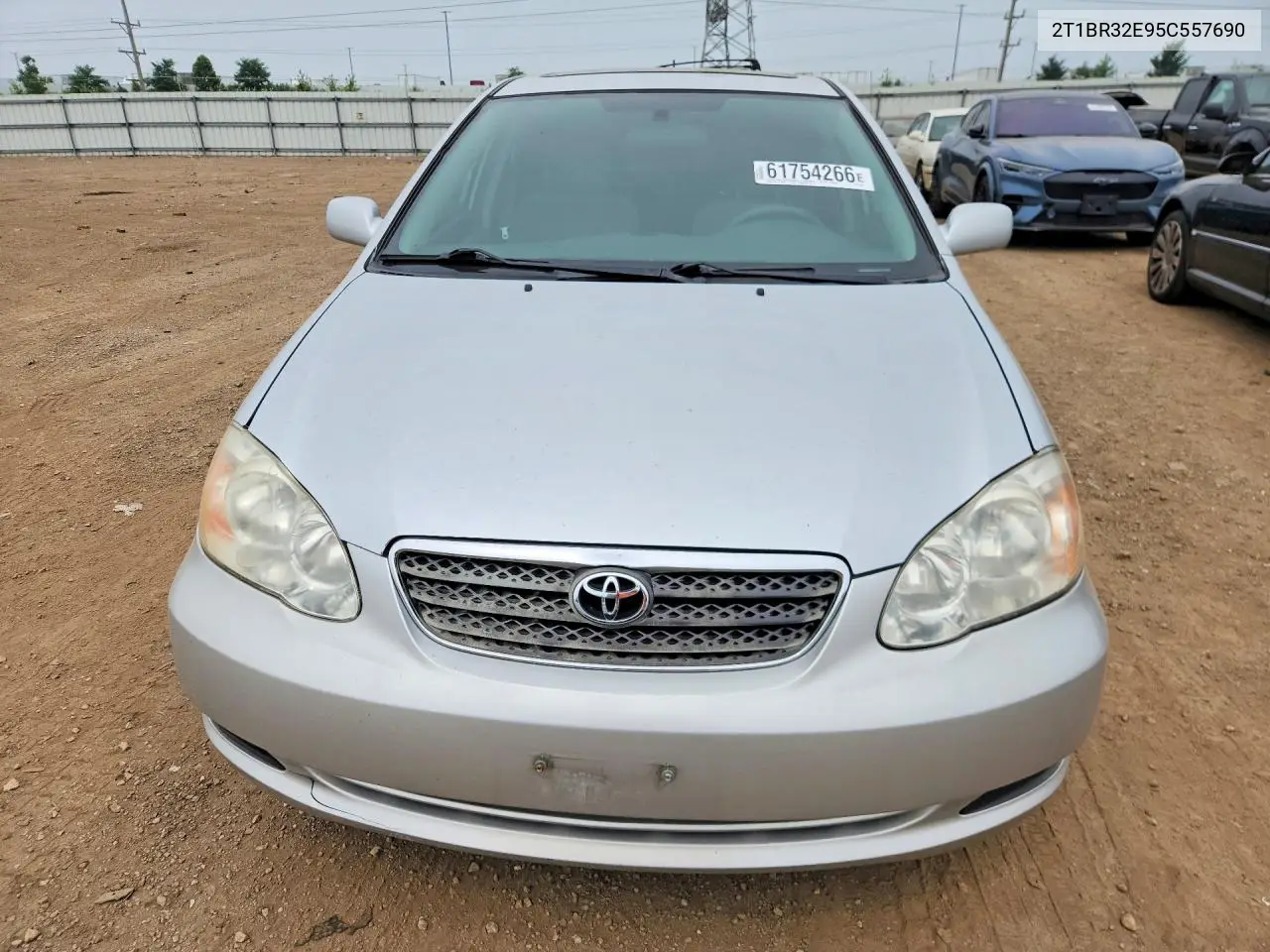 2005 Toyota Corolla Le VIN: 2T1BR32E95C557690 Lot: 61754266