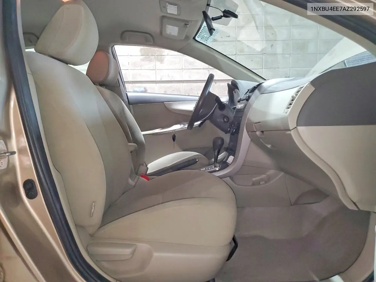 2010 Toyota Corolla Le VIN: 1NXBU4EE7AZ292597 Lot: 62002386