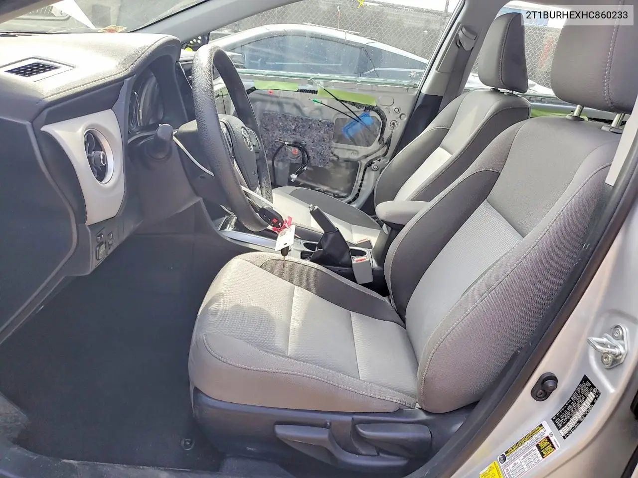 2T1BURHEXHC860233 2017 Toyota Corolla Le
