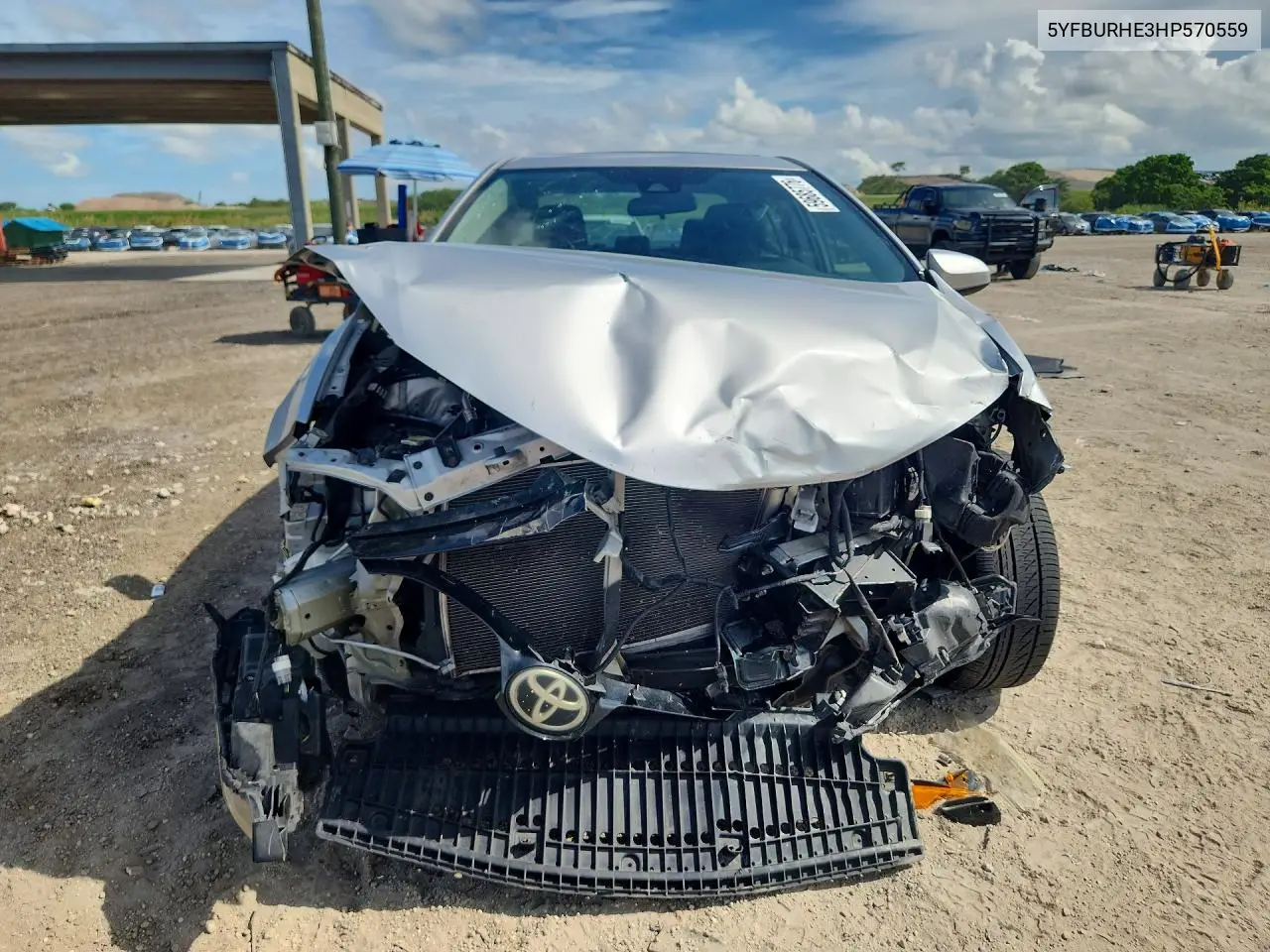 2017 Toyota Corolla Le VIN: 5YFBURHE3HP570559 Lot: 59685776