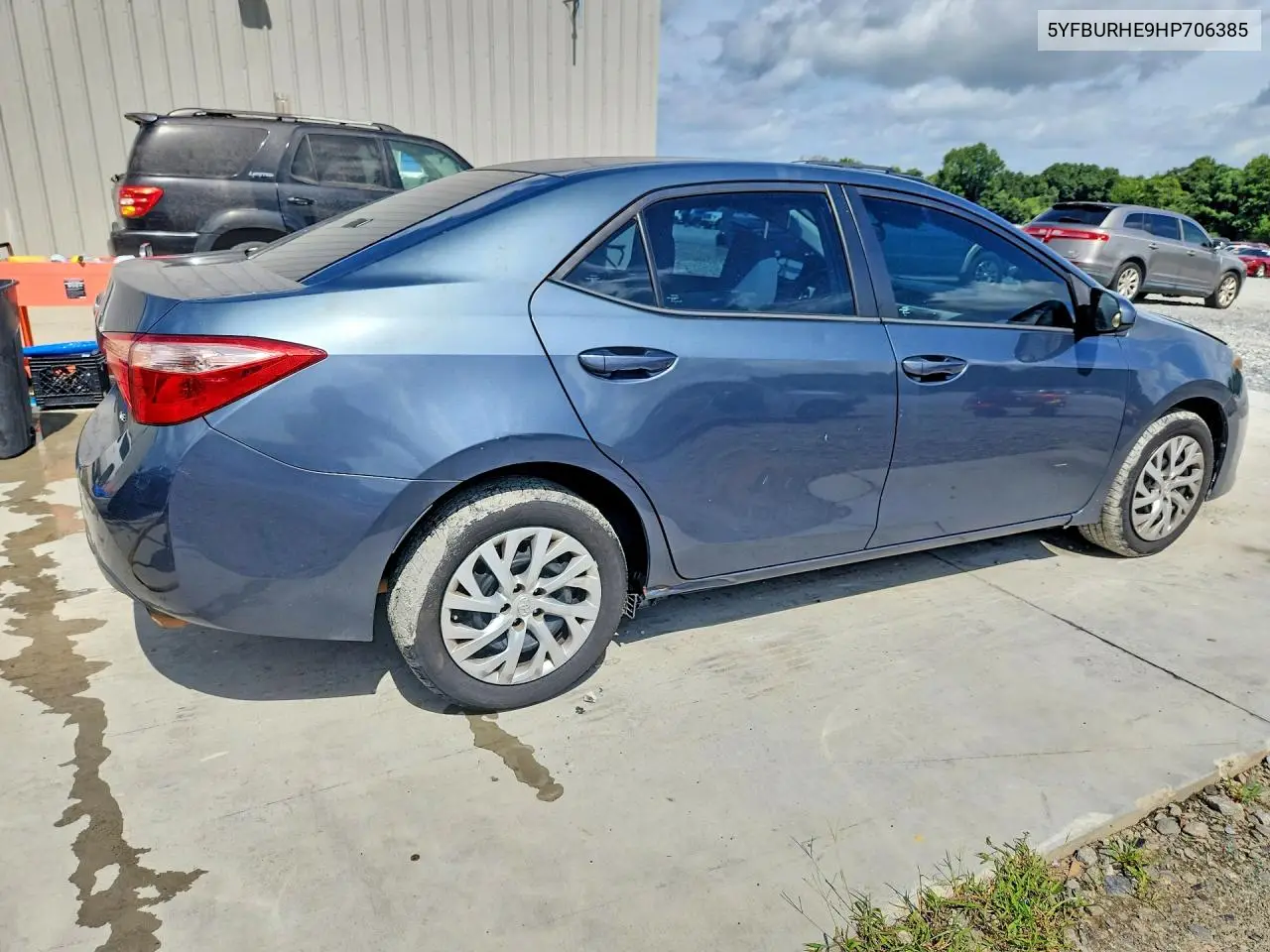 2017 Toyota Corolla Le VIN: 5YFBURHE9HP706385 Lot: 61793286