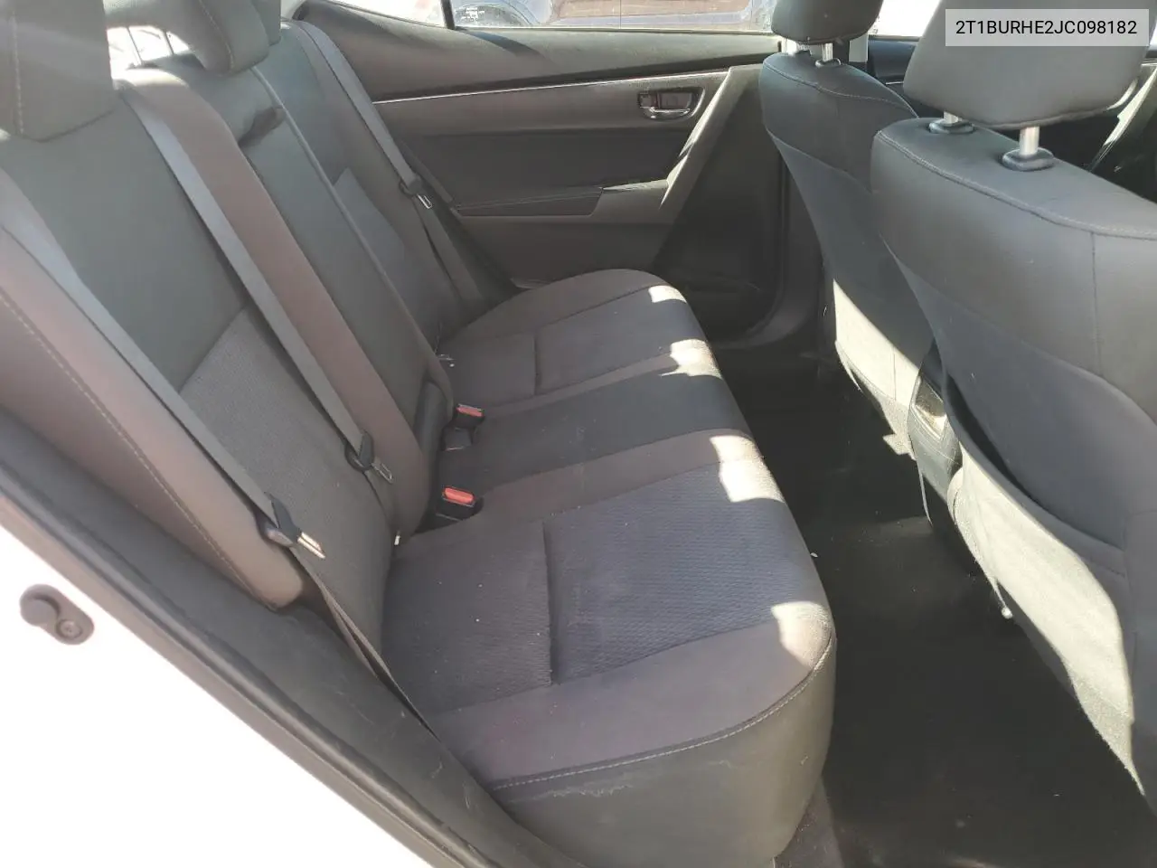 2T1BURHE2JC098182 2018 Toyota Corolla L