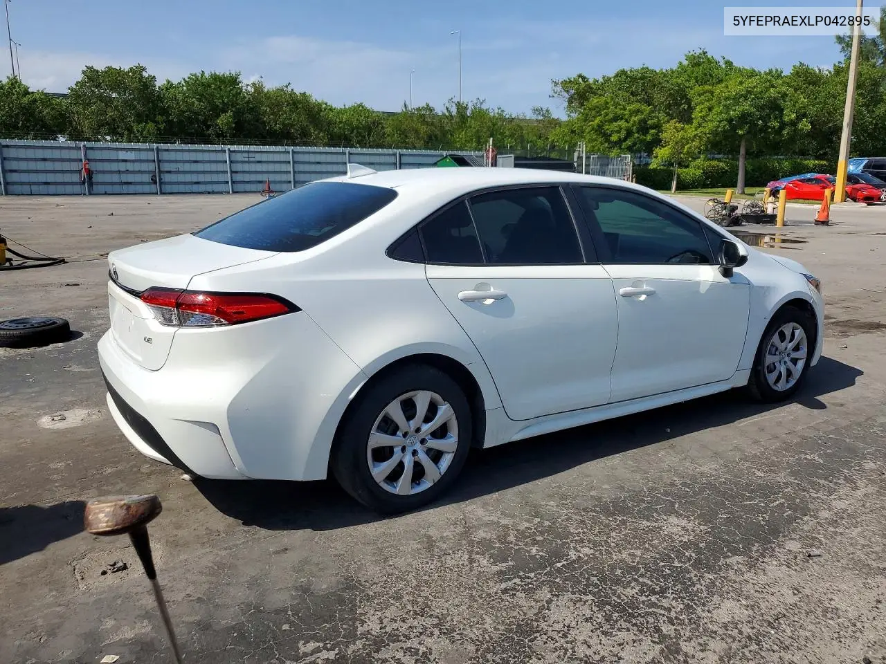 2020 Toyota Corolla Le VIN: 5YFEPRAEXLP042895 Lot: 62063396