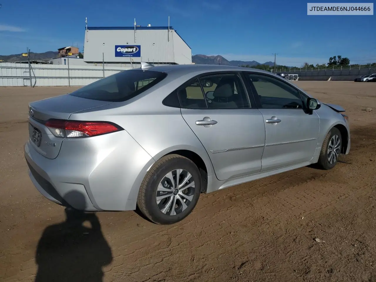 JTDEAMDE6NJ044666 2022 Toyota Corolla Le