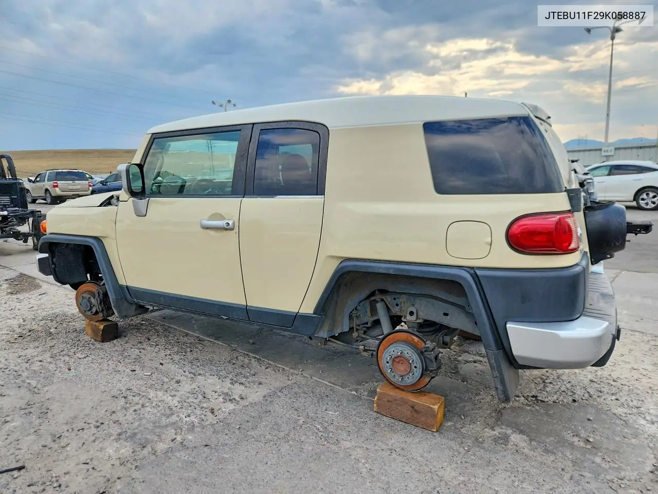 2009 Toyota Fj Cruiser Base VIN: JTEBU11F29K058887 Lot: 59120246