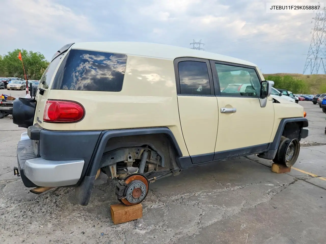 2009 Toyota Fj Cruiser Base VIN: JTEBU11F29K058887 Lot: 59120246