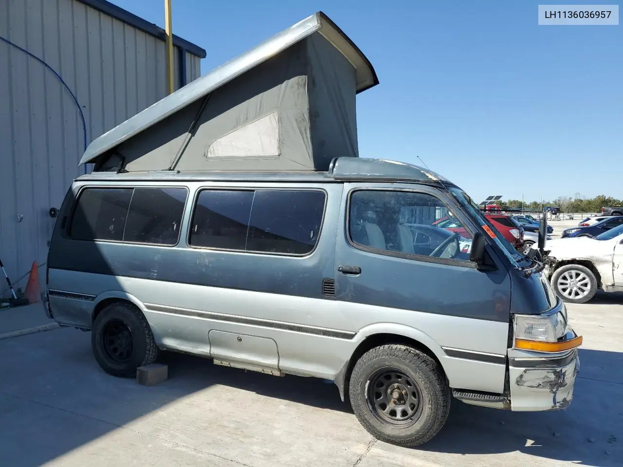 1992 Toyota Hi Ace VIN: LH1136036957 Lot: 86324355