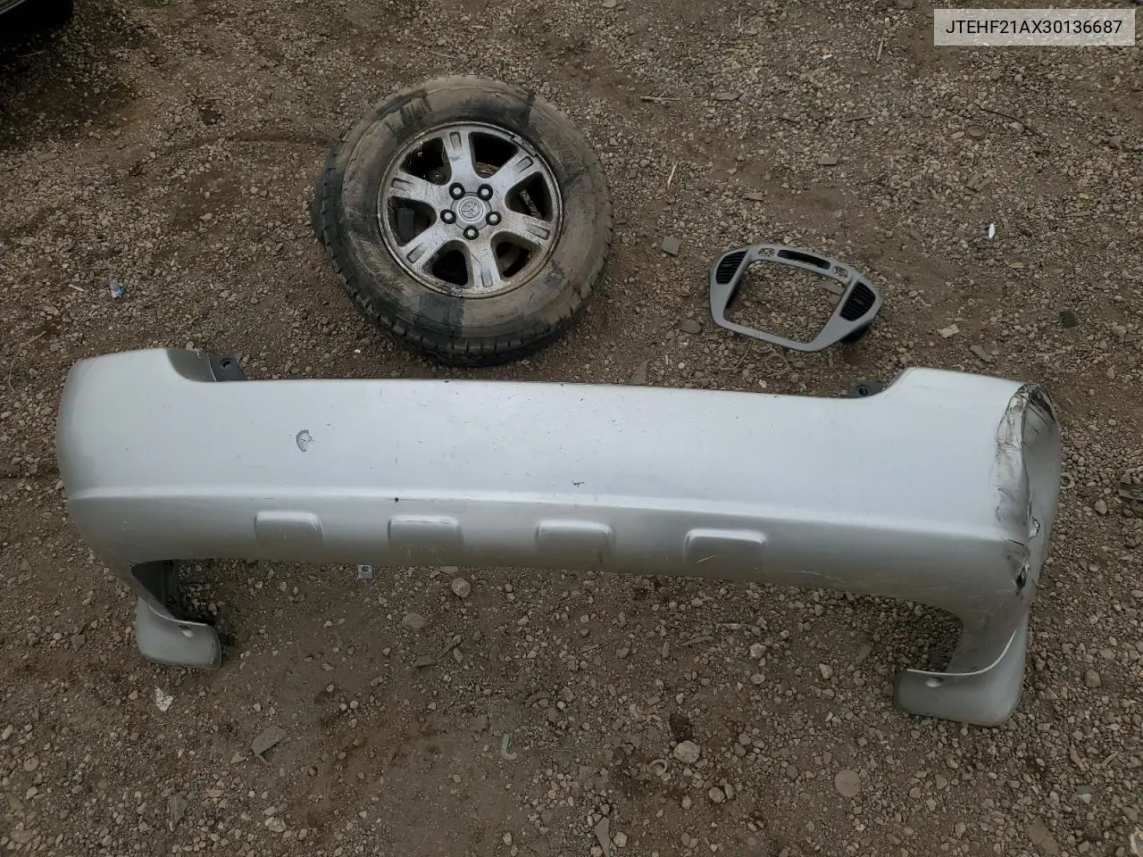 JTEHF21AX30136687 2003 Toyota Highlander Limited