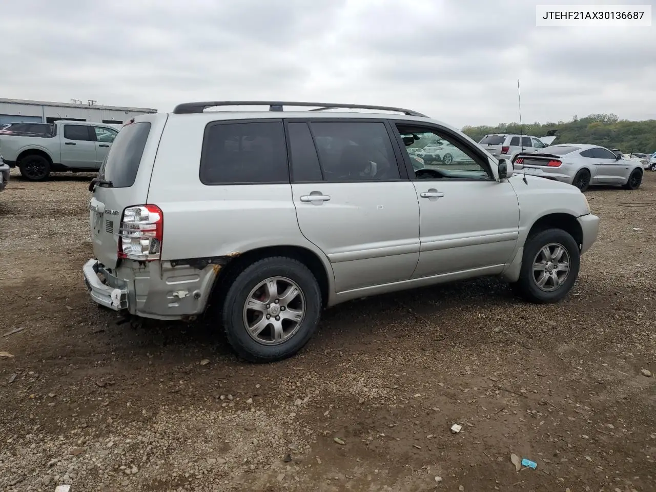 JTEHF21AX30136687 2003 Toyota Highlander Limited