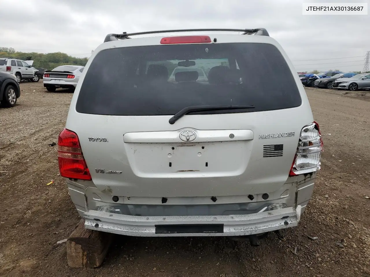 JTEHF21AX30136687 2003 Toyota Highlander Limited