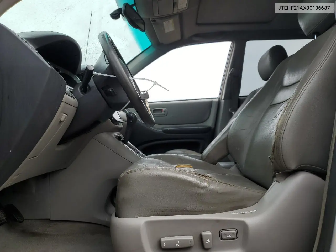JTEHF21AX30136687 2003 Toyota Highlander Limited