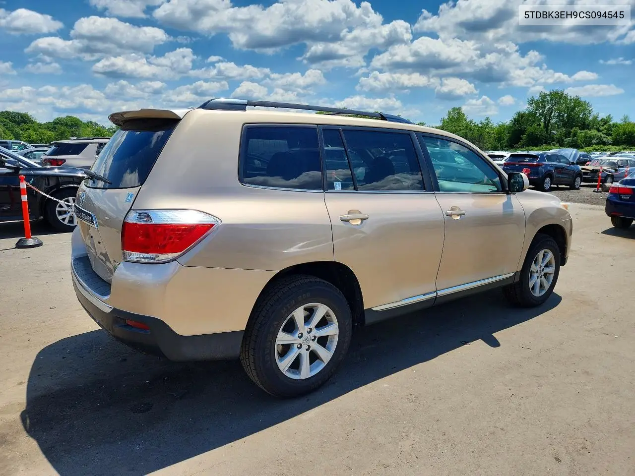 2012 Toyota Highlander Base VIN: 5TDBK3EH9CS094545 Lot: 57629076