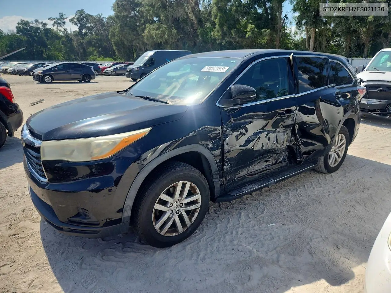 2014 Toyota Highlander Le VIN: 5TDZKRFH7ES021130 Lot: 58090396