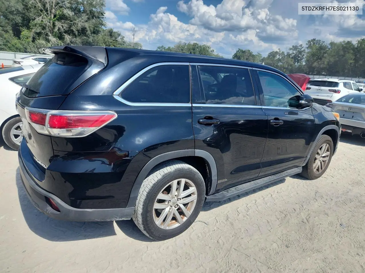 2014 Toyota Highlander Le VIN: 5TDZKRFH7ES021130 Lot: 58090396