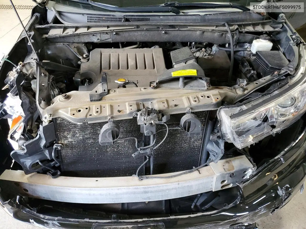 5TDDKRFH6FS099975 2015 Toyota Highlander Limited