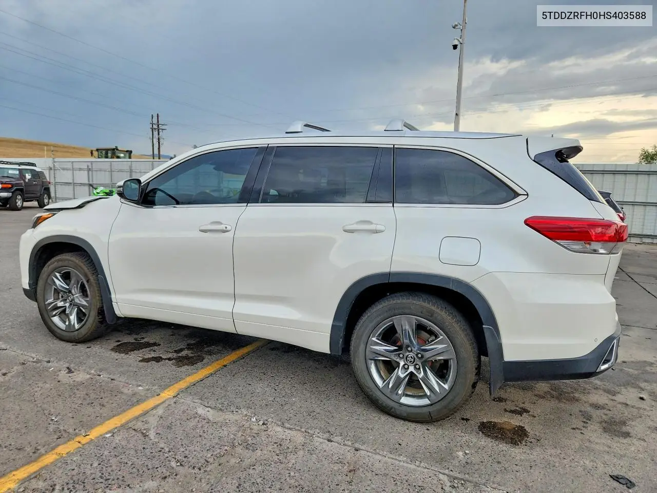 2017 Toyota Highlander Limited Platinum VIN: 5TDDZRFH0HS403588 Lot: 62270306