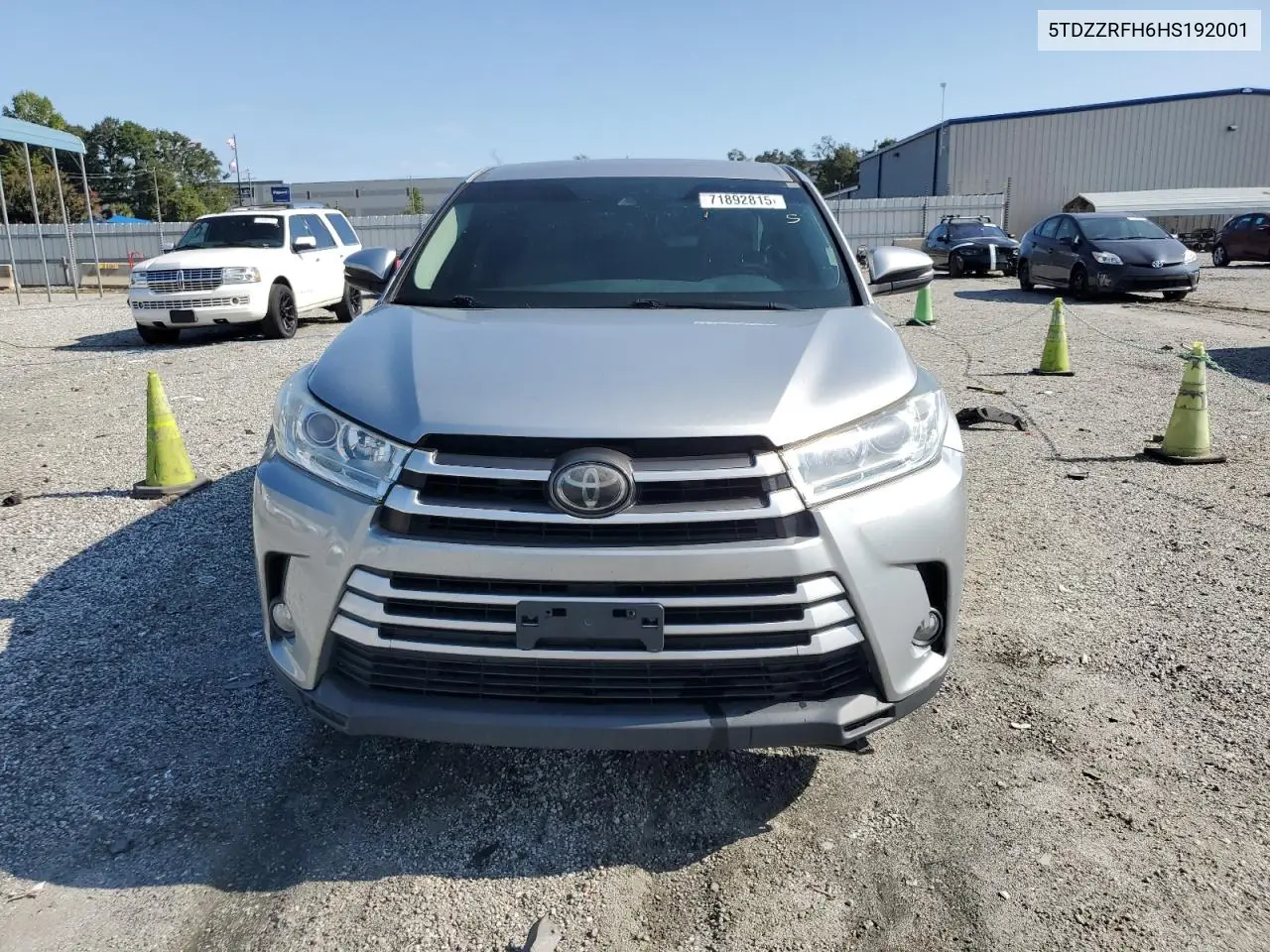 5TDZZRFH6HS192001 2017 Toyota Highlander Le Plus