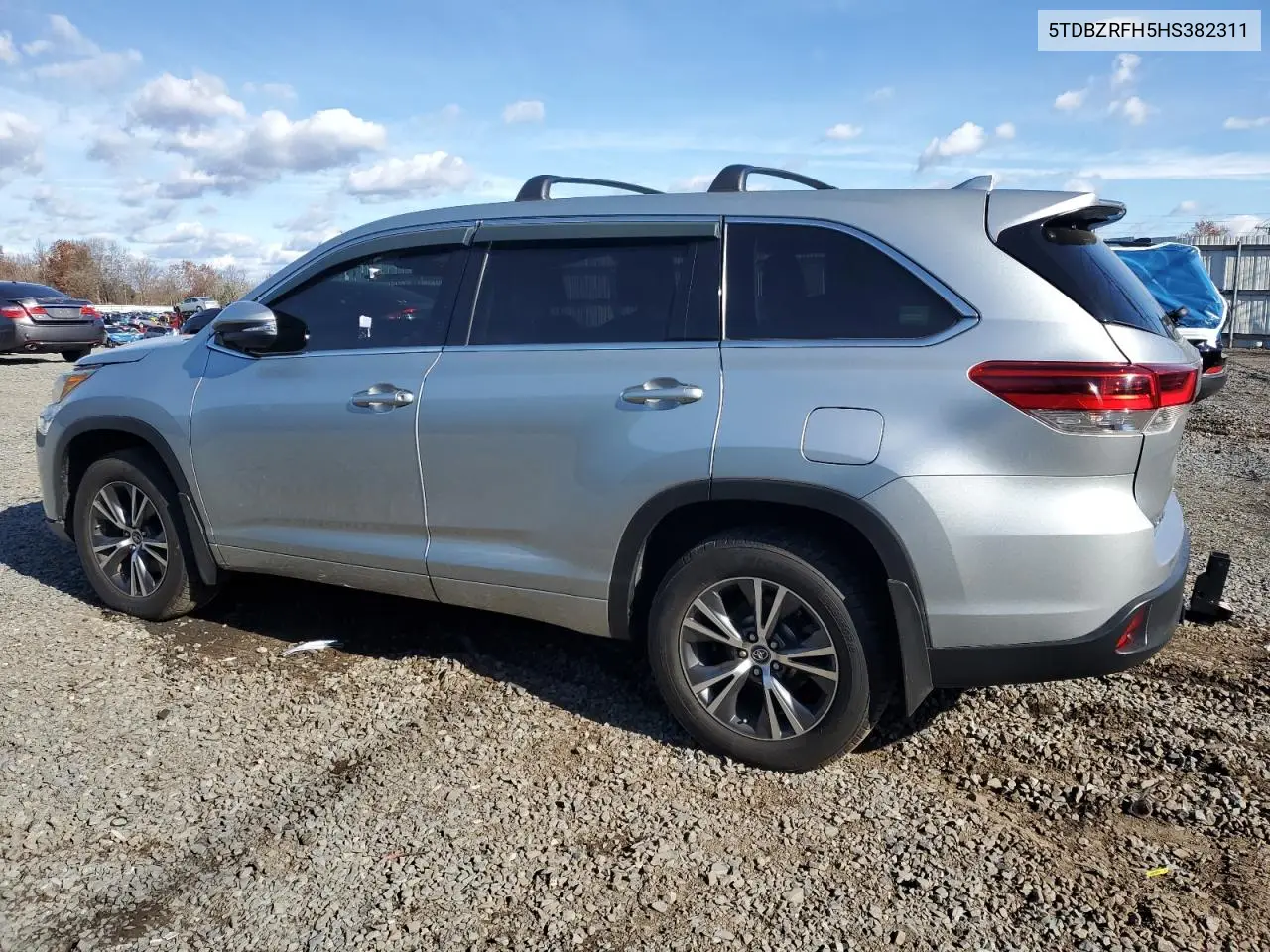 5TDBZRFH5HS382311 2017 Toyota Highlander Le