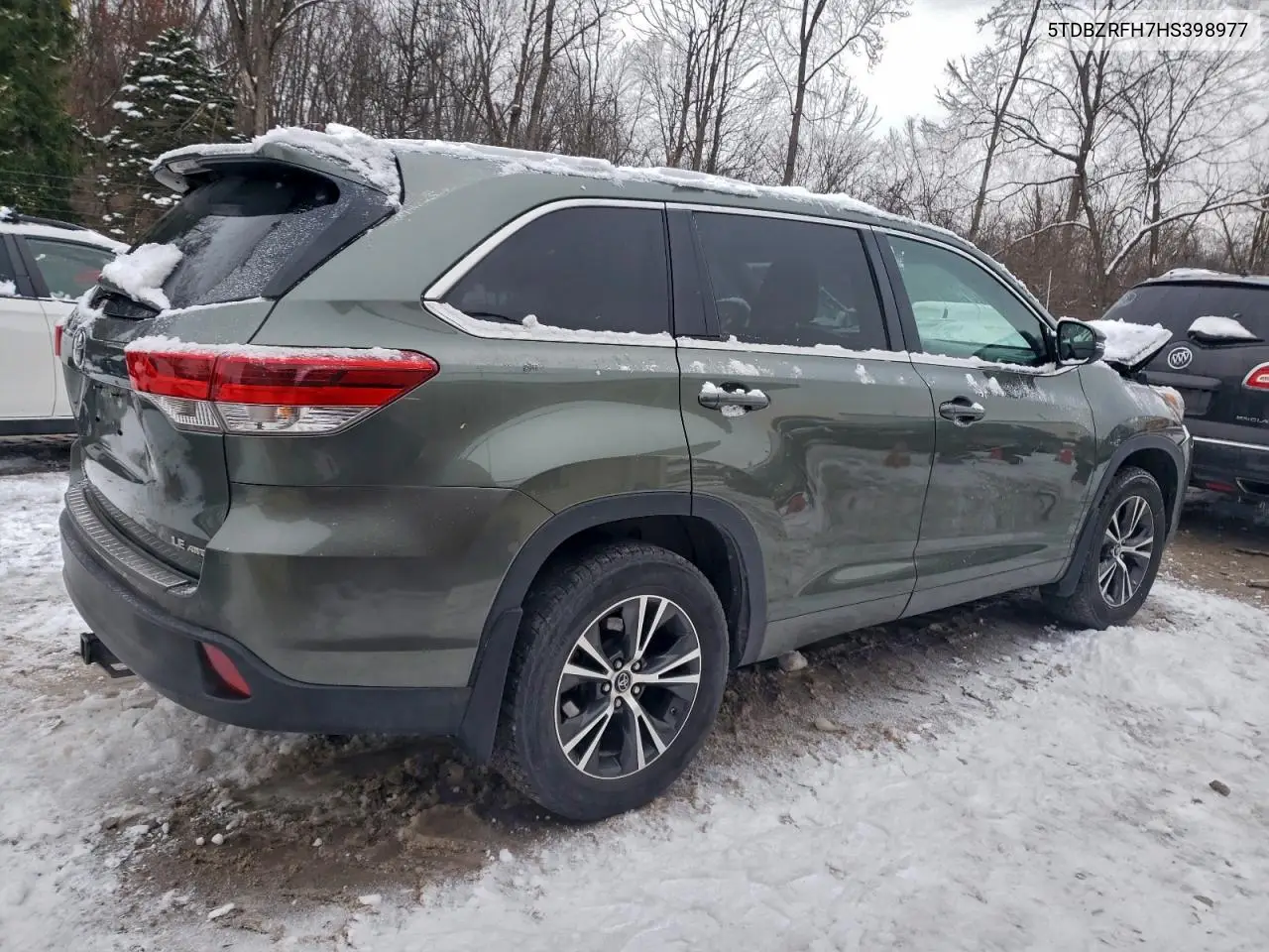5TDBZRFH7HS398977 2017 Toyota Highlander Le