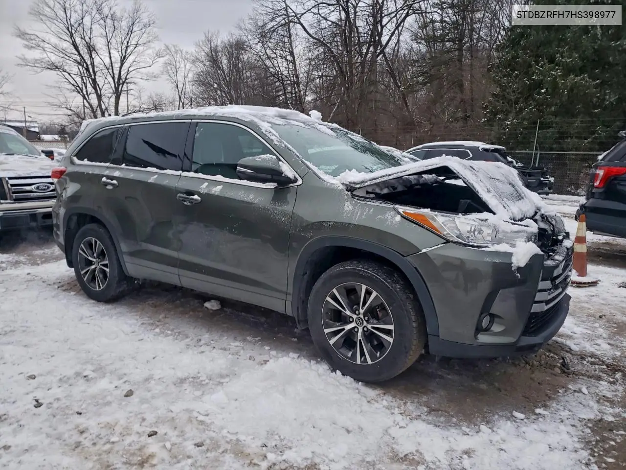 5TDBZRFH7HS398977 2017 Toyota Highlander Le
