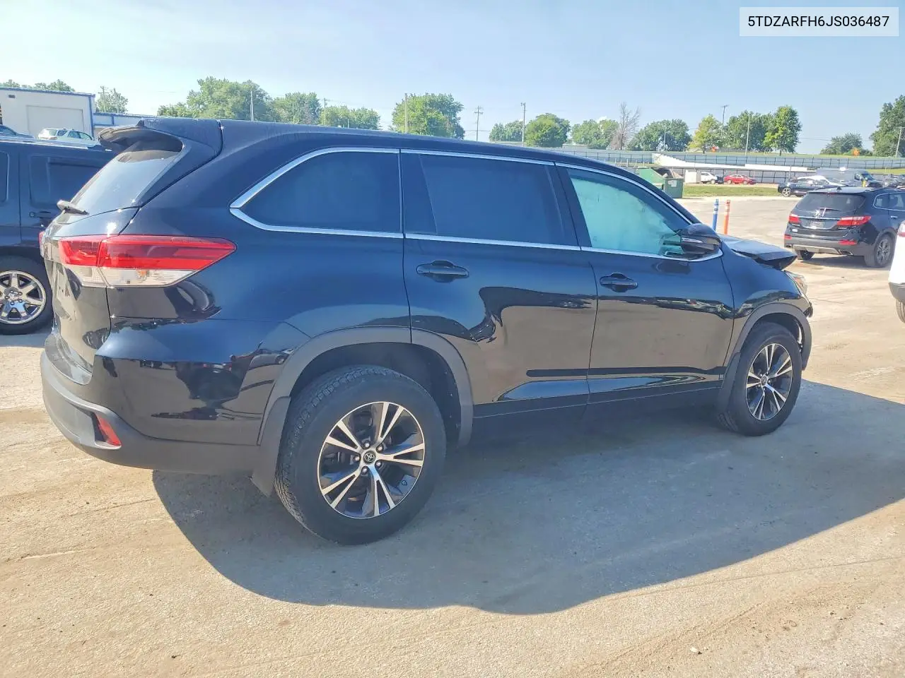 2018 Toyota Highlander Le VIN: 5TDZARFH6JS036487 Lot: 61212826