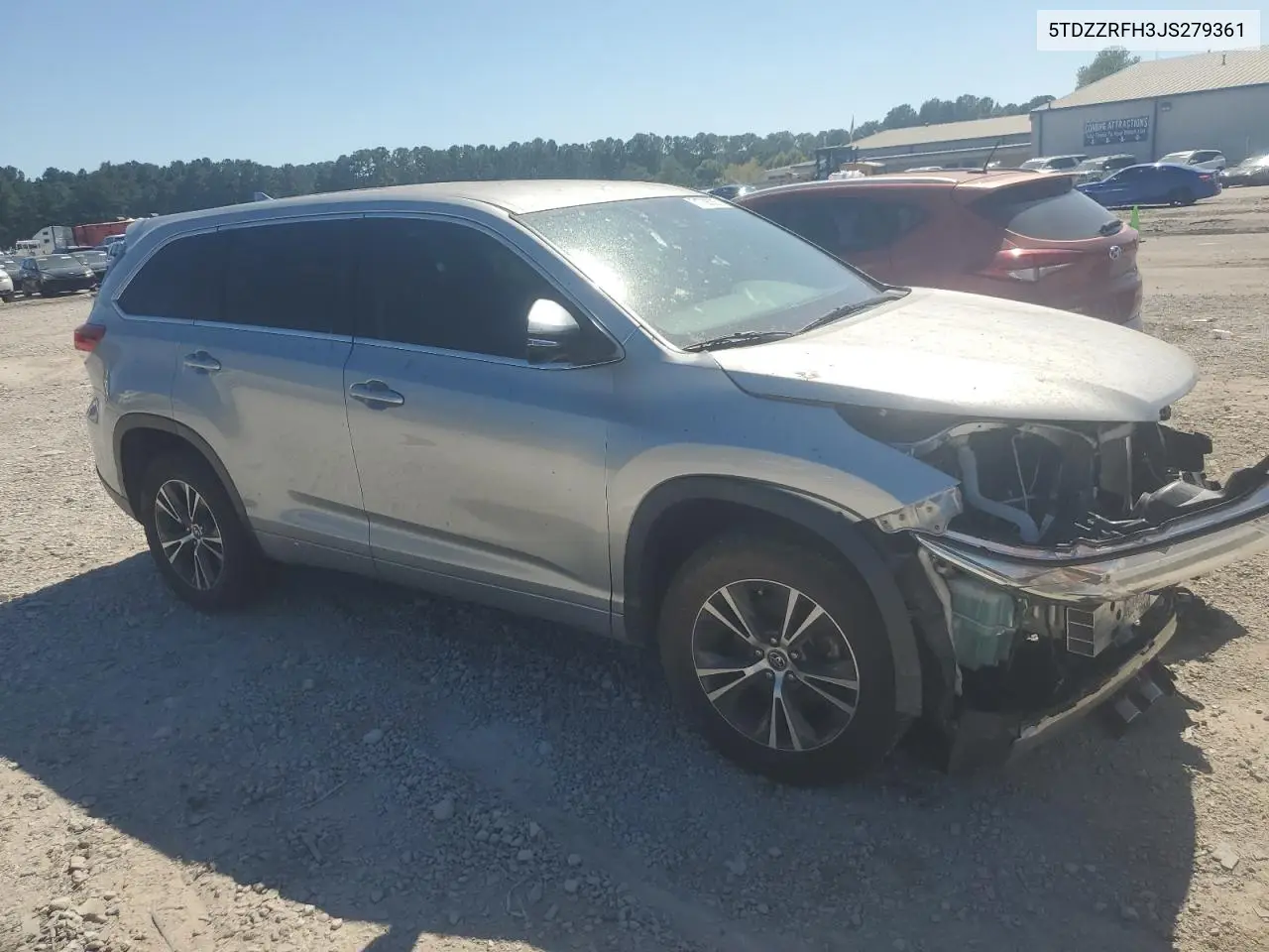 5TDZZRFH3JS279361 2018 Toyota Highlander Le