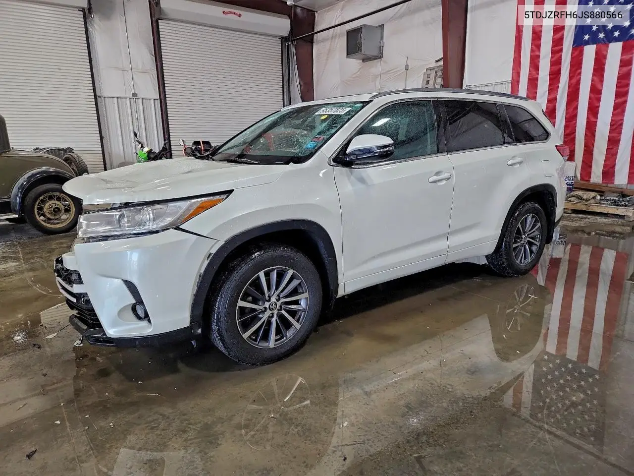 5TDJZRFH6JS880566 2018 Toyota Highlander Xle