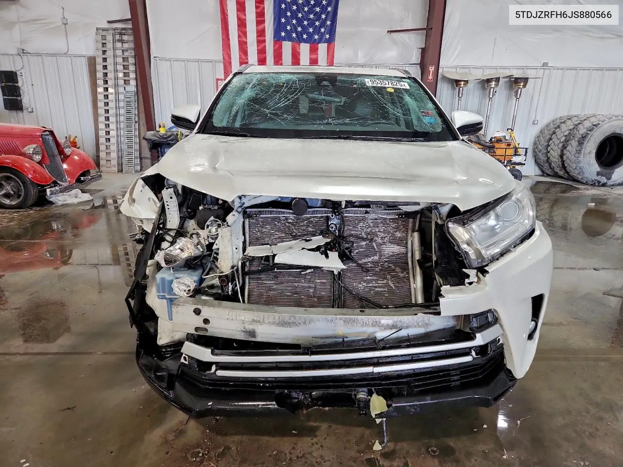 5TDJZRFH6JS880566 2018 Toyota Highlander Xle
