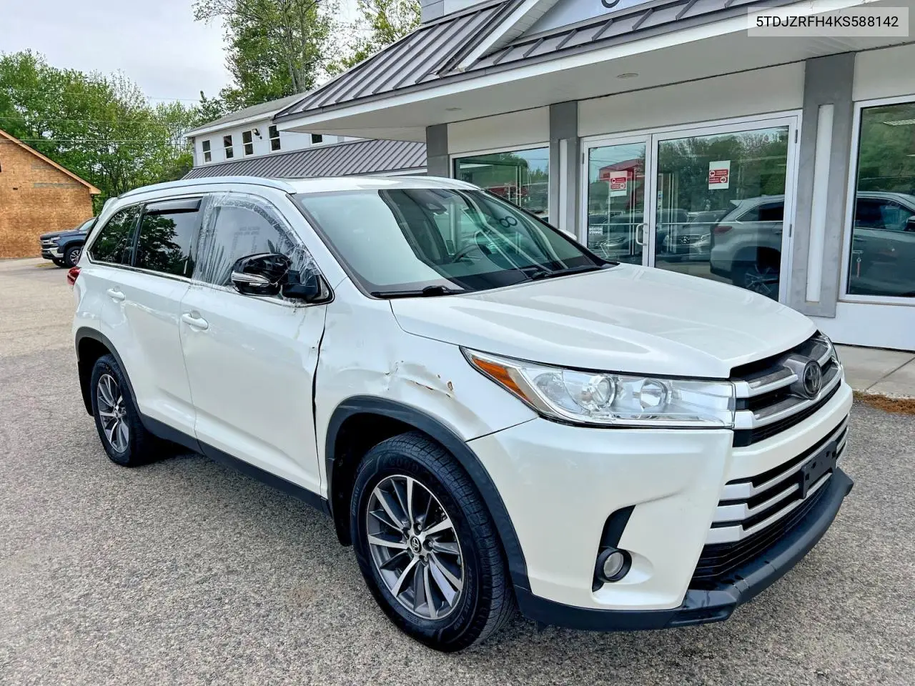 2019 Toyota Highlander Xle VIN: 5TDJZRFH4KS588142 Lot: 55097866