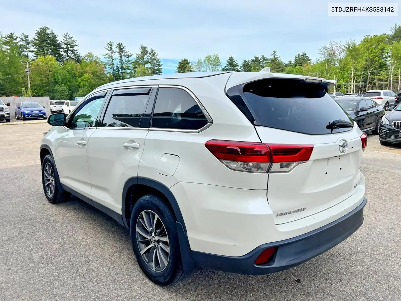 2019 Toyota Highlander Xle VIN: 5TDJZRFH4KS588142 Lot: 55097866