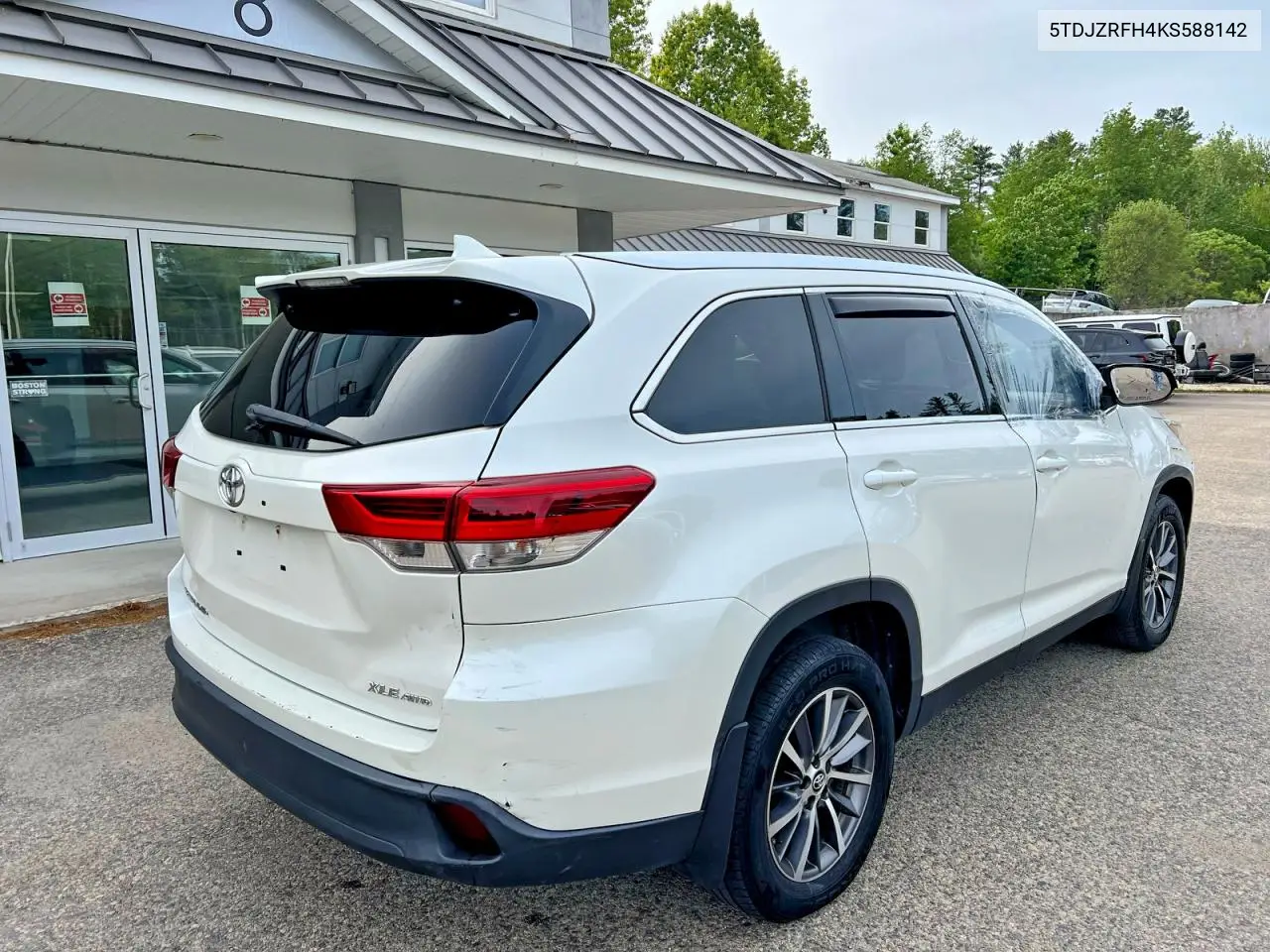 2019 Toyota Highlander Xle VIN: 5TDJZRFH4KS588142 Lot: 55097866