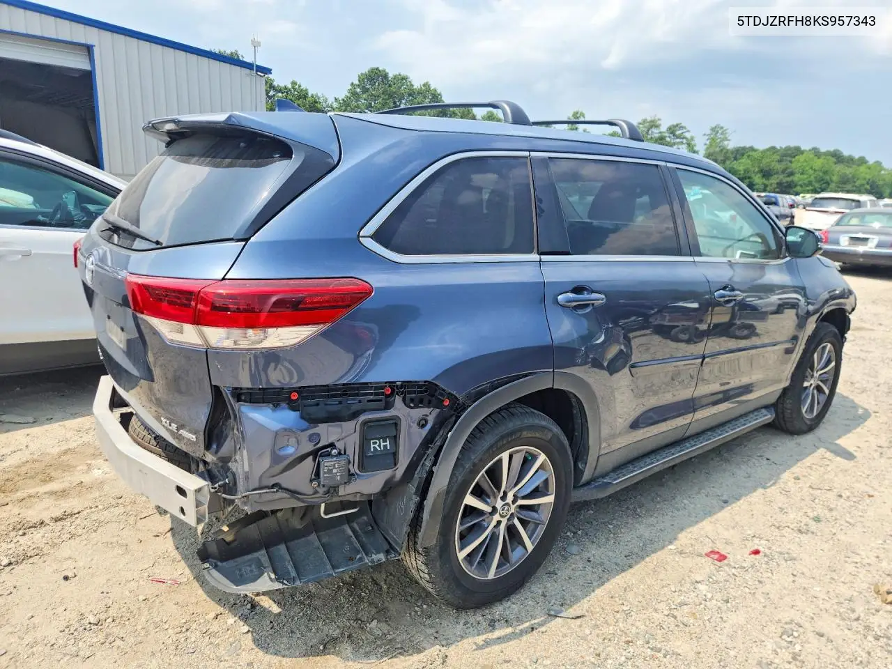 2019 Toyota Highlander Xle VIN: 5TDJZRFH8KS957343 Lot: 58367676