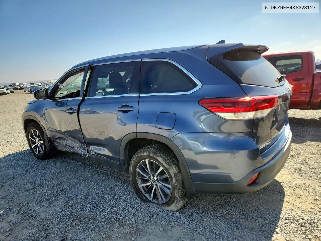 2019 Toyota Highlander Xle VIN: 5TDKZRFH4KS323127 Lot: 58568226