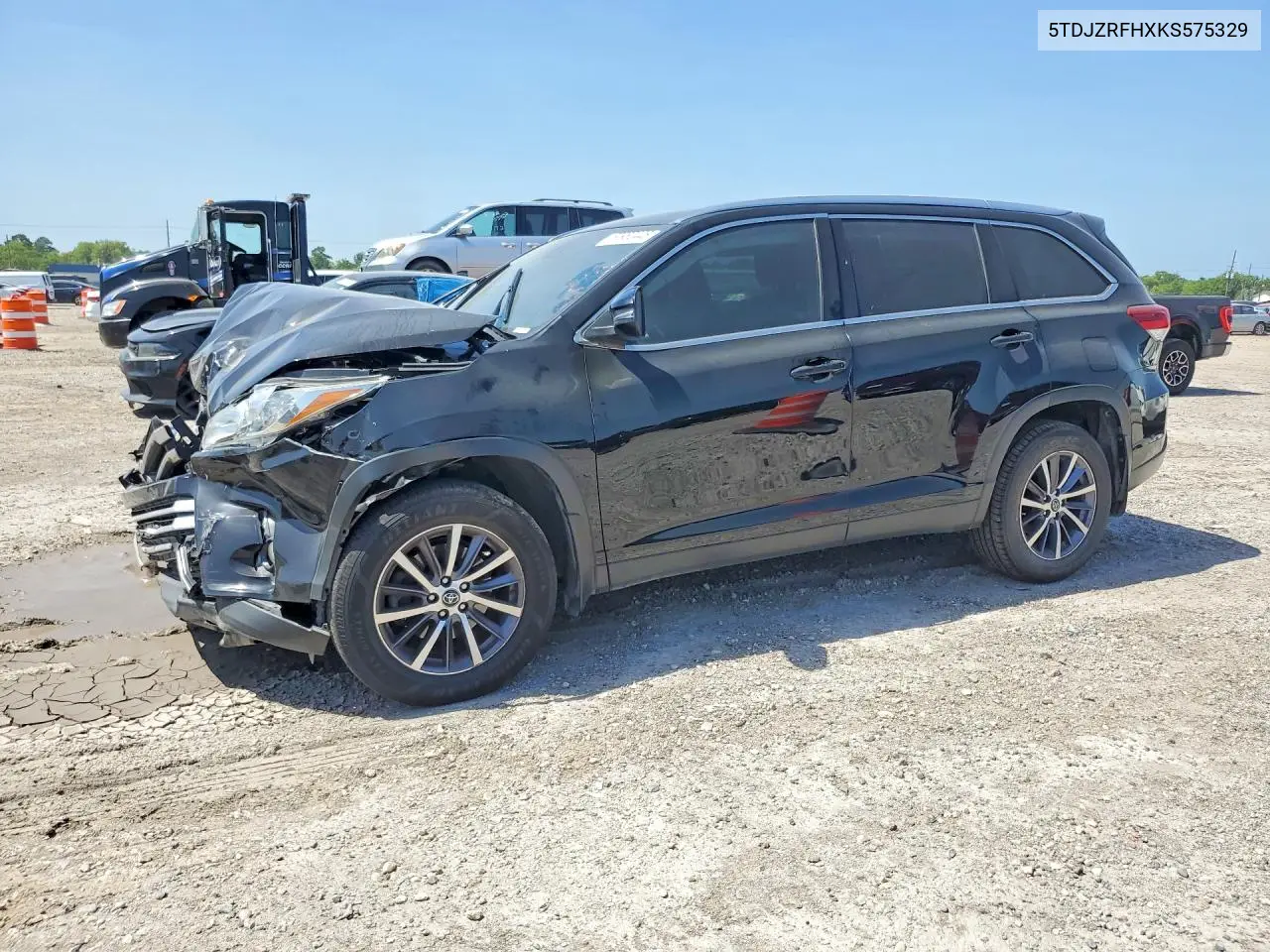 2019 Toyota Highlander Xle VIN: 5TDJZRFHXKS575329 Lot: 60982446