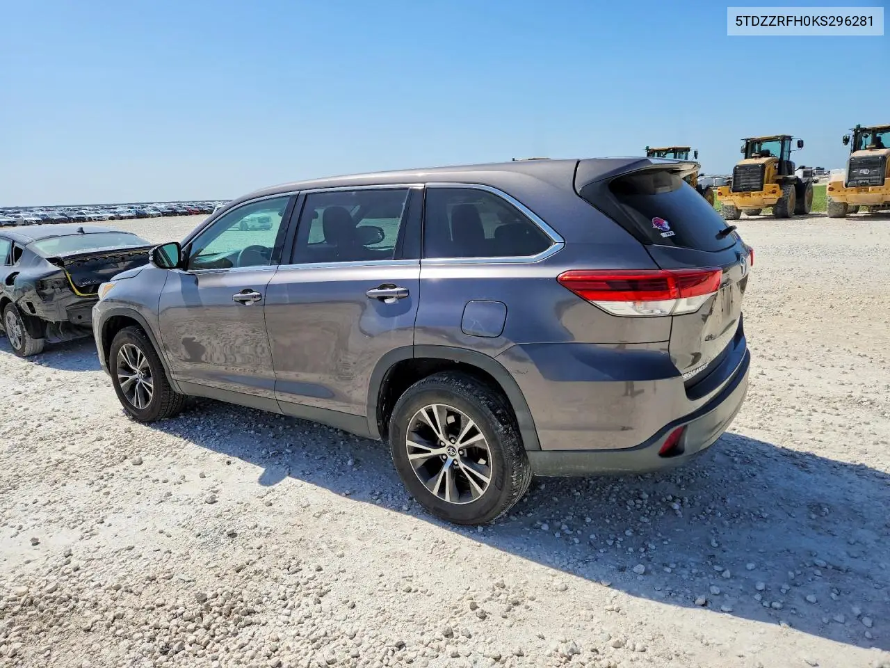 2019 Toyota Highlander Le VIN: 5TDZZRFH0KS296281 Lot: 61107916