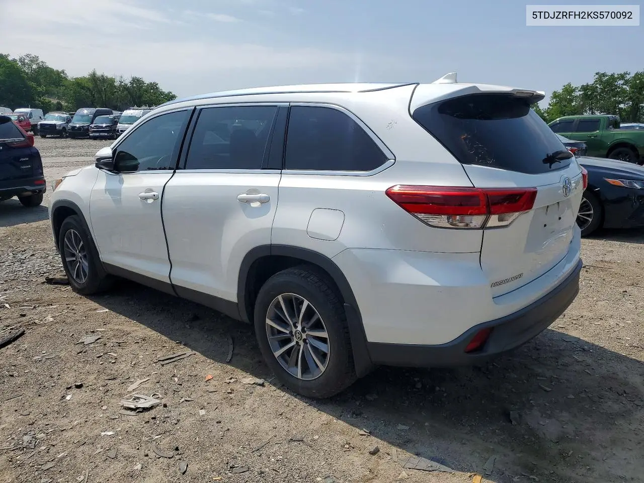 2019 Toyota Highlander Xle VIN: 5TDJZRFH2KS570092 Lot: 61350006