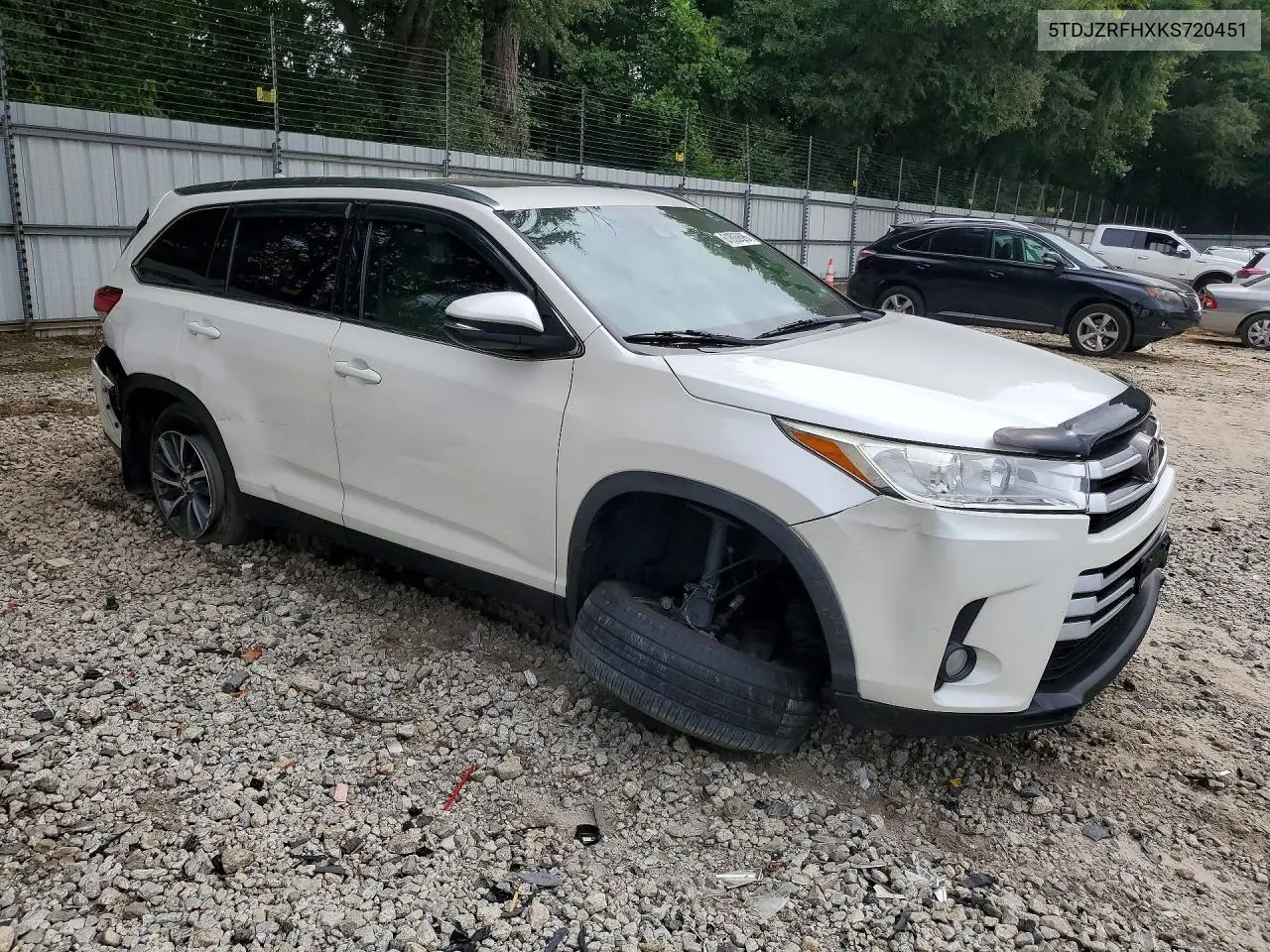 2019 Toyota Highlander Xle VIN: 5TDJZRFHXKS720451 Lot: 61860696