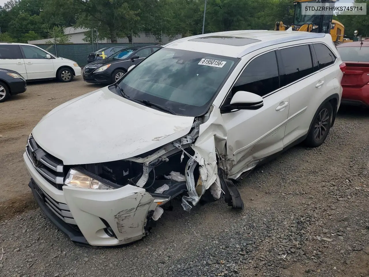 2019 Toyota Highlander Xle VIN: 5TDJZRFH9KS745714 Lot: 61950156