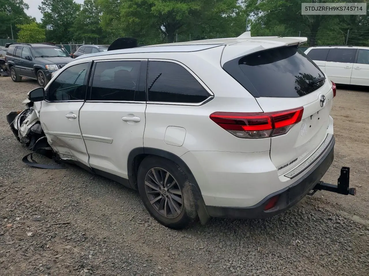 2019 Toyota Highlander Xle VIN: 5TDJZRFH9KS745714 Lot: 61950156