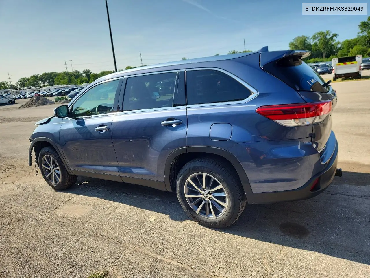 2019 Toyota Highlander Xle VIN: 5TDKZRFH7KS329049 Lot: 61951706