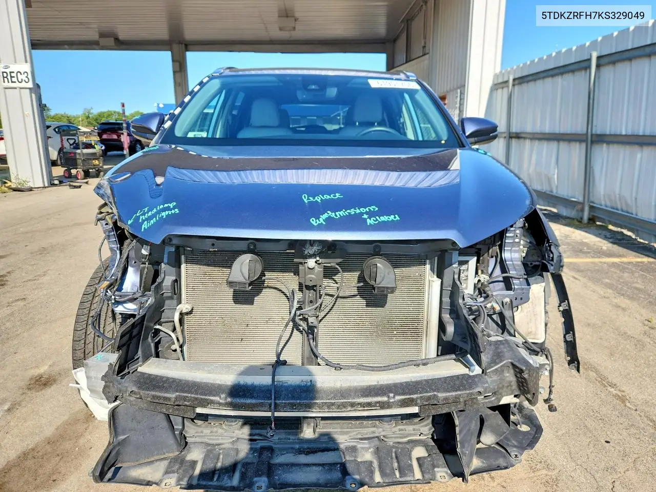 2019 Toyota Highlander Xle VIN: 5TDKZRFH7KS329049 Lot: 61951706