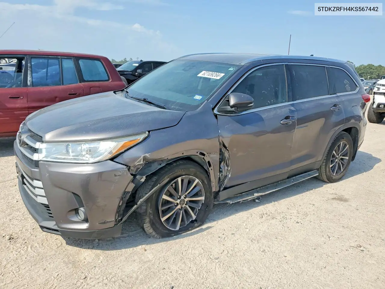 2019 Toyota Highlander Xle VIN: 5TDKZRFH4KS567442 Lot: 62109266