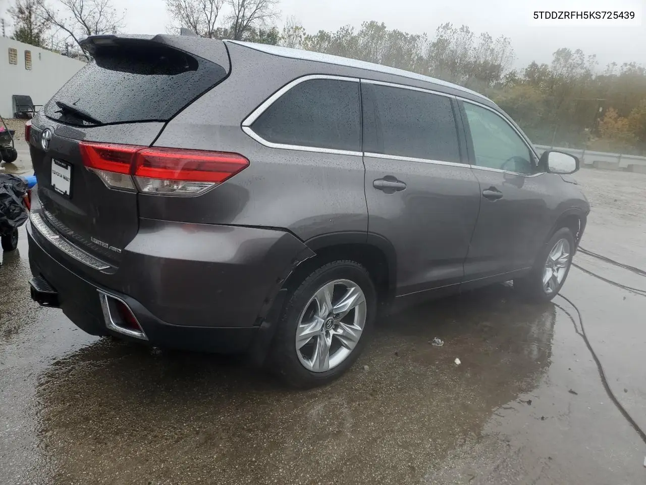 5TDDZRFH5KS725439 2019 Toyota Highlander Limited